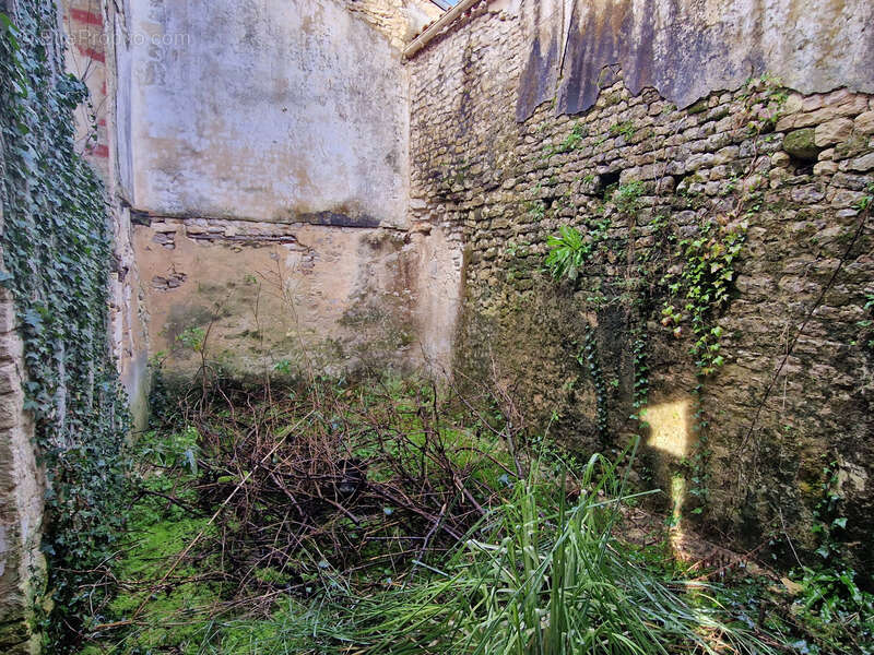 Maison à TONNAY-BOUTONNE