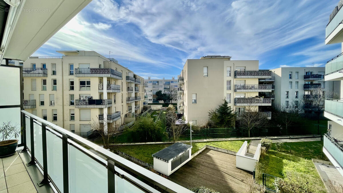 Appartement à BRON