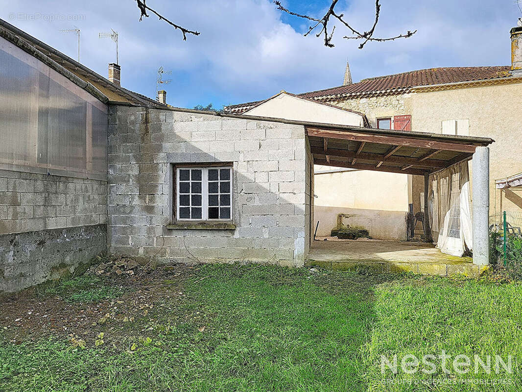A Vendre Maison en pierre de 74 m² avec dépendance, terrasse et jardin au centre de Condom - photo 13