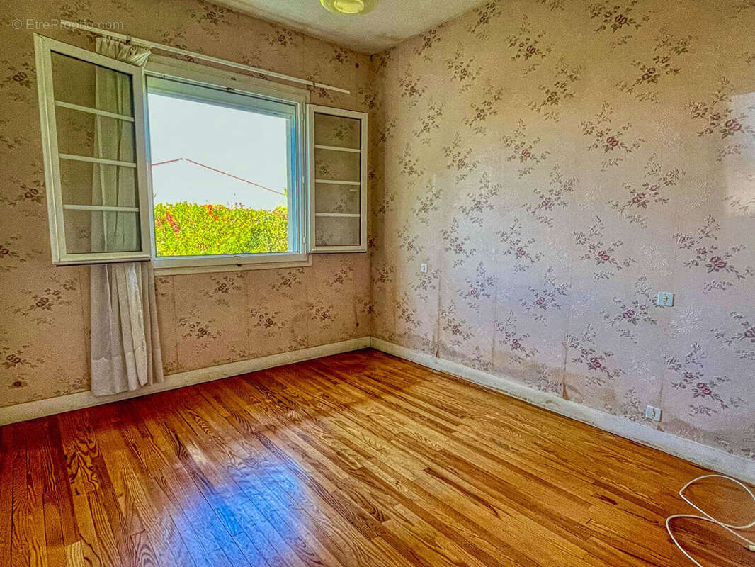 À VENDRE -Maison de 74 m² avec garage et cave - photo 8