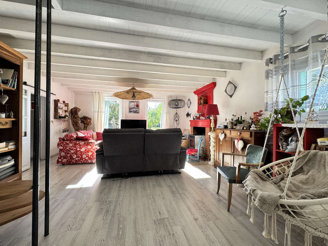 Maison à BARBEZIEUX-SAINT-HILAIRE