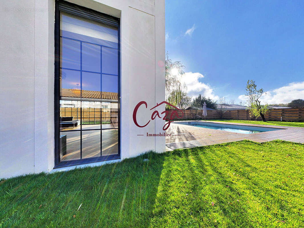 Maison à SAINT-SULPICE-ET-CAMEYRAC