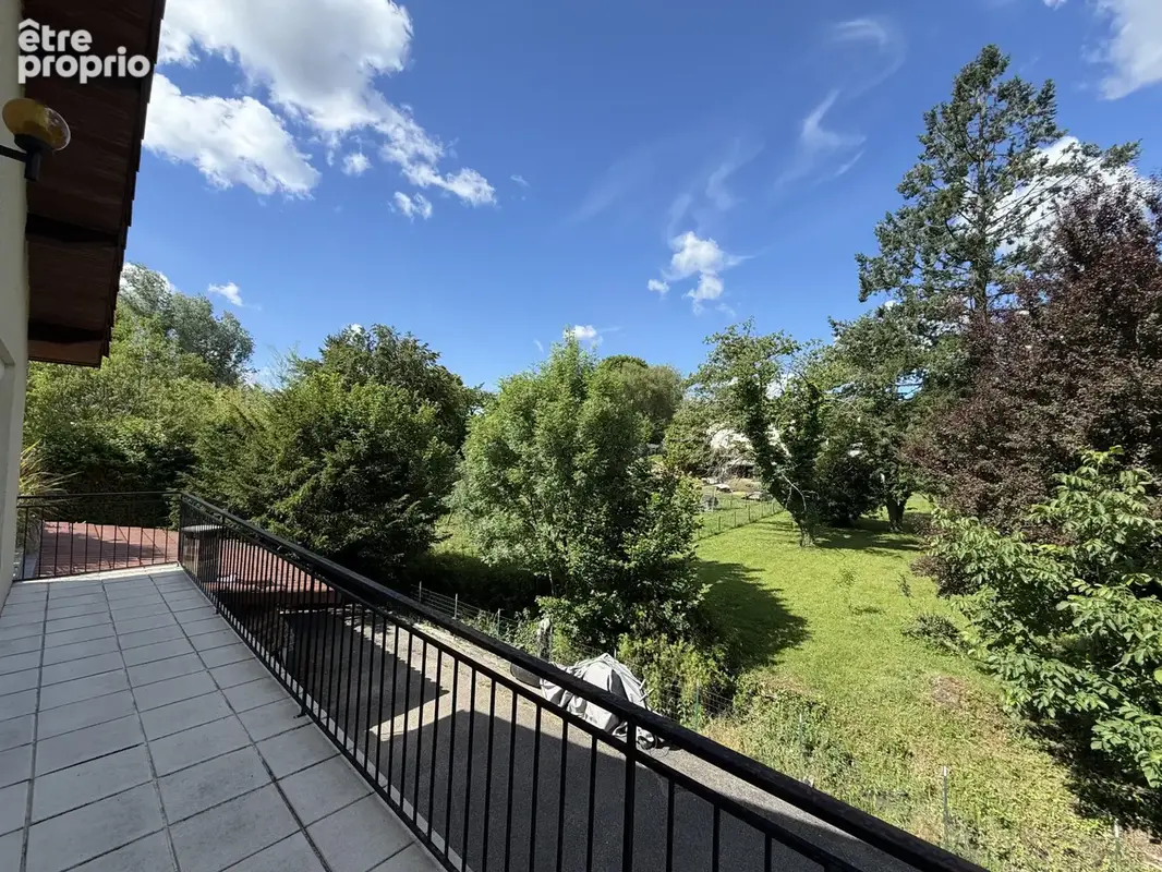 Maison familiale avec piscine   Péronnas - photo 10