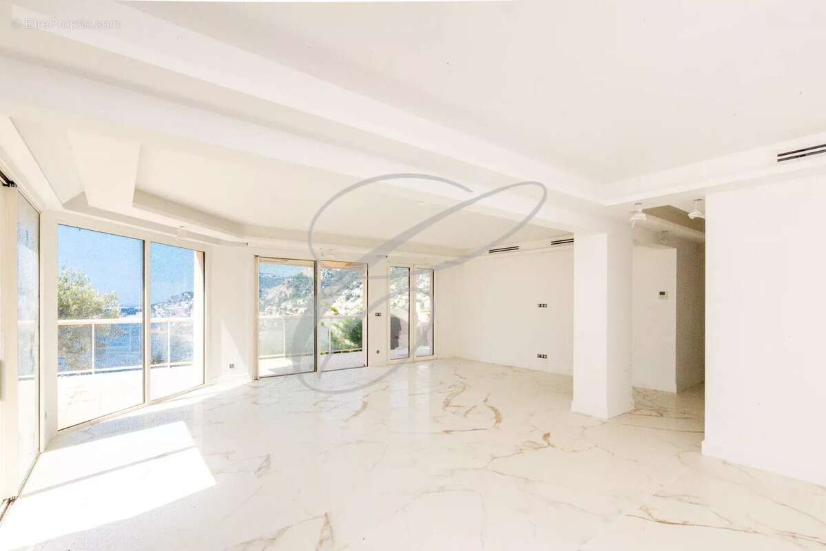 Appartement à ROQUEBRUNE-CAP-MARTIN