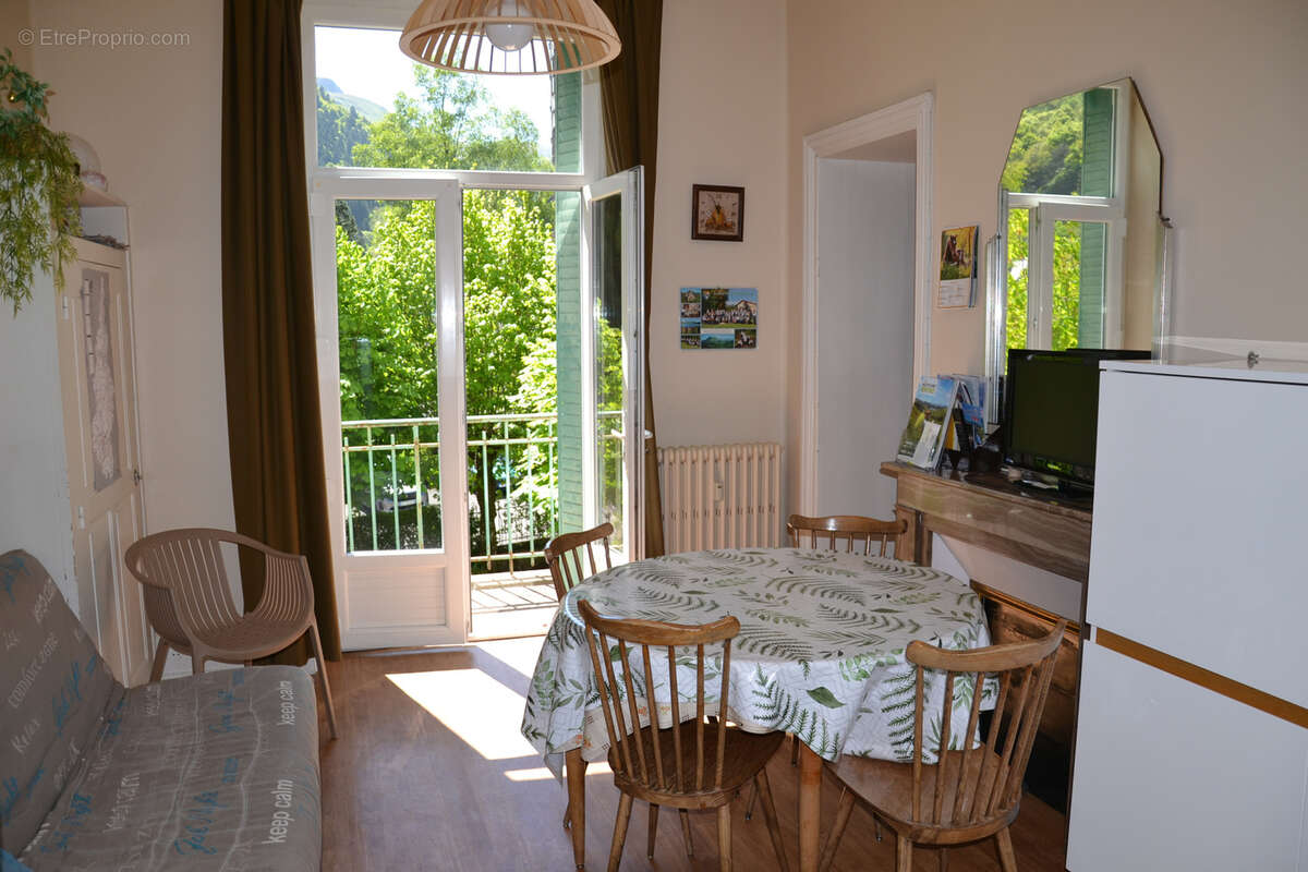 Lumineux T3 de 50m2 avec balcon et belle vue sur les montagnes - photo 5
