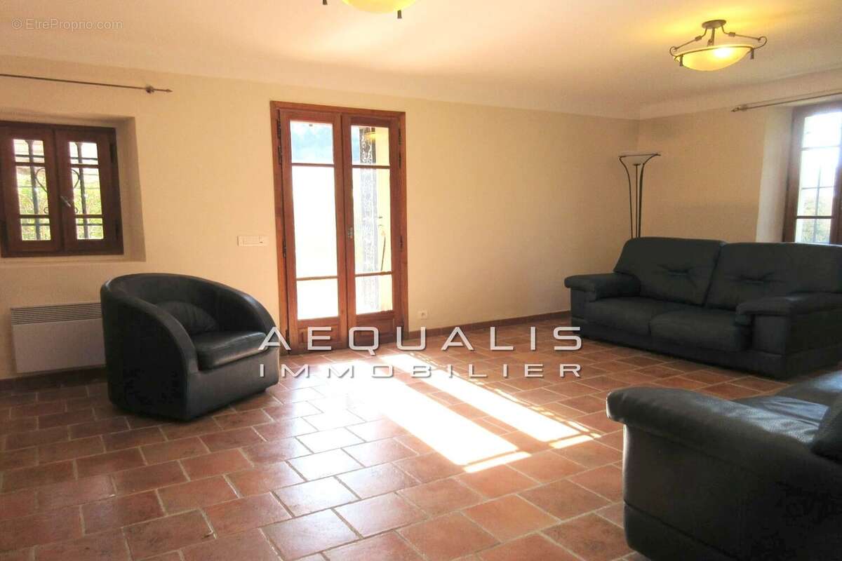 Maison à SAINT-MARTIN-DU-VAR