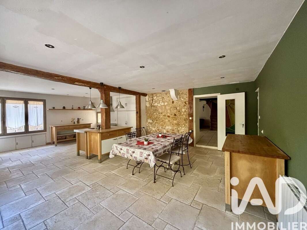 Maison 272 m² à Saint-Georges-De-Montclard  - photo 4