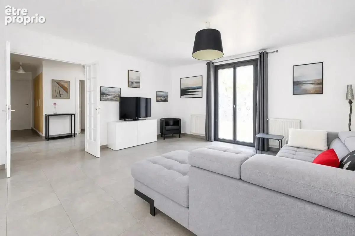 Maison de 5 pièces de 123 m² située à Lisses - photo 5