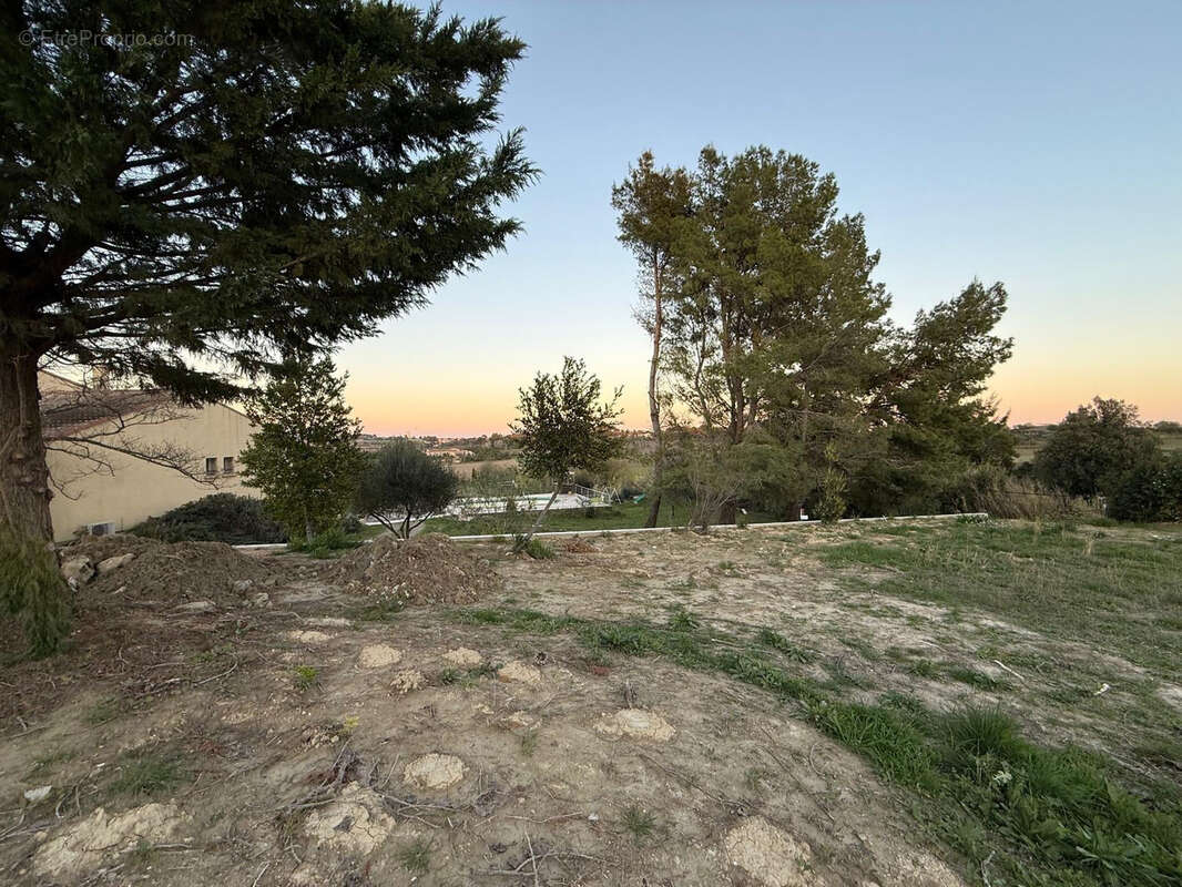 Terrain à PAILHES