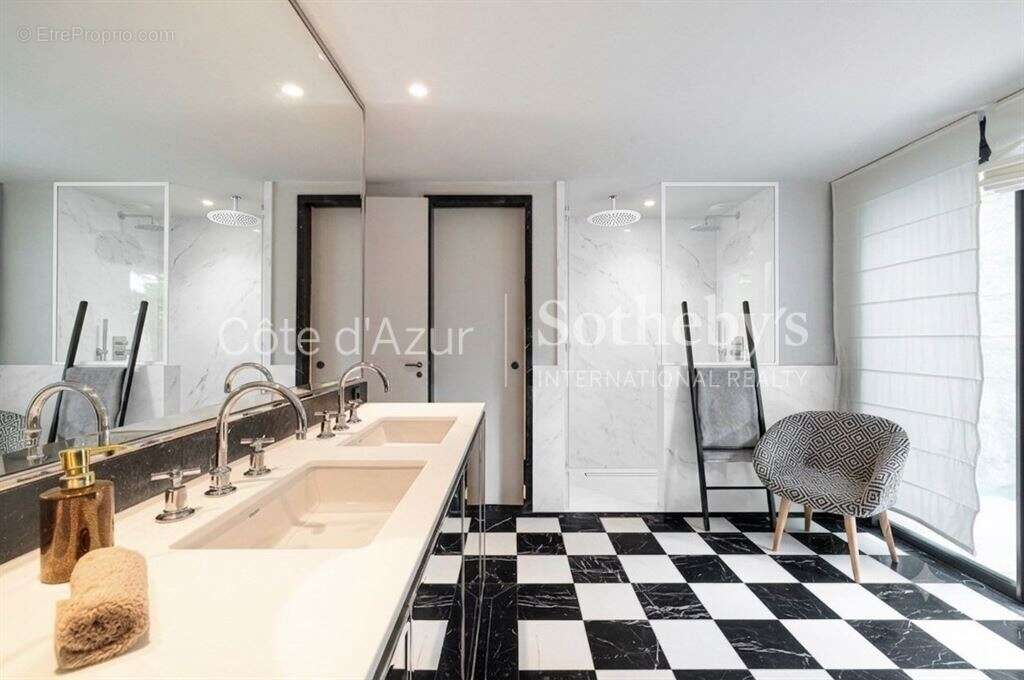 Duplex d'exception avec accès privé à la mer au Palais Maeterlinck à Nice - photo 10
