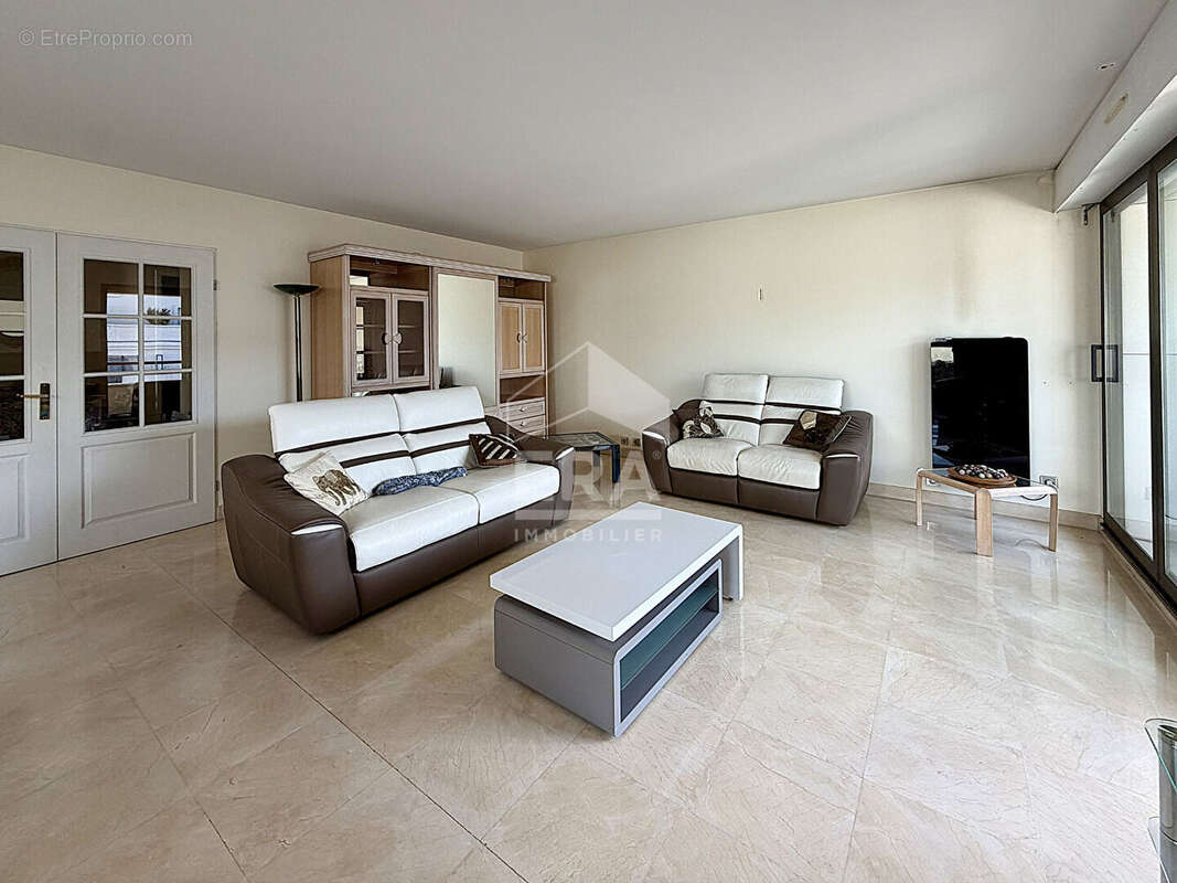 Appartement à LEVALLOIS-PERRET