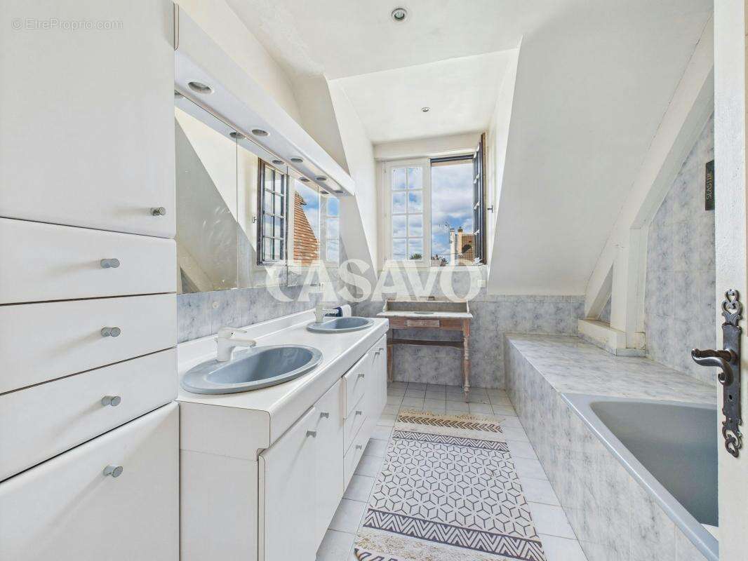 Vente Maison 8 pièces de 200m² - 95100 Argenteuil - photo 11