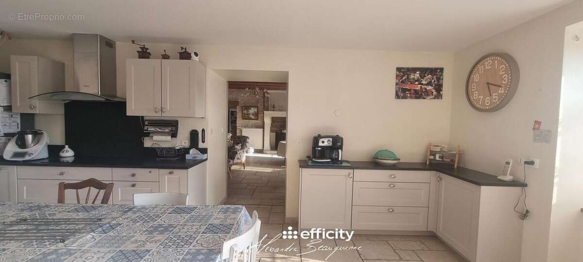 Maison à FAYE-SUR-ARDIN