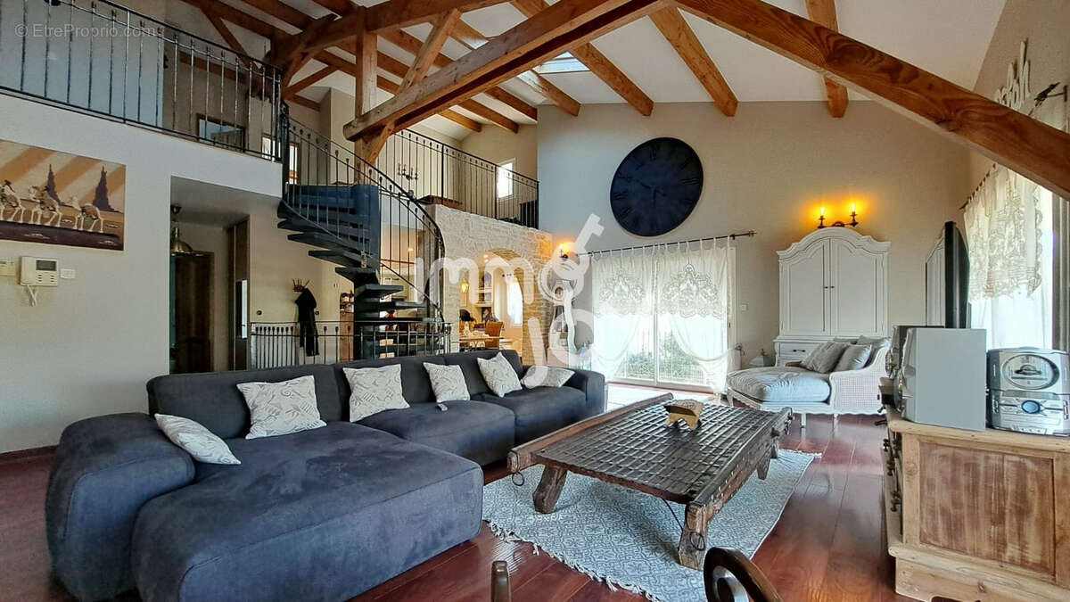 A Remarkable Home of Charm and Noble Materials in a Serene Pine Forest Environment - photo 4