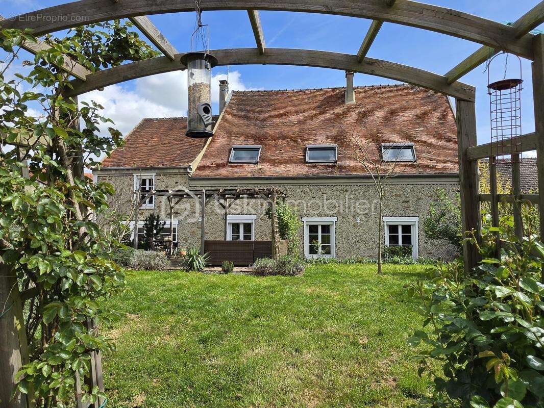 Maison à COULOMMIERS