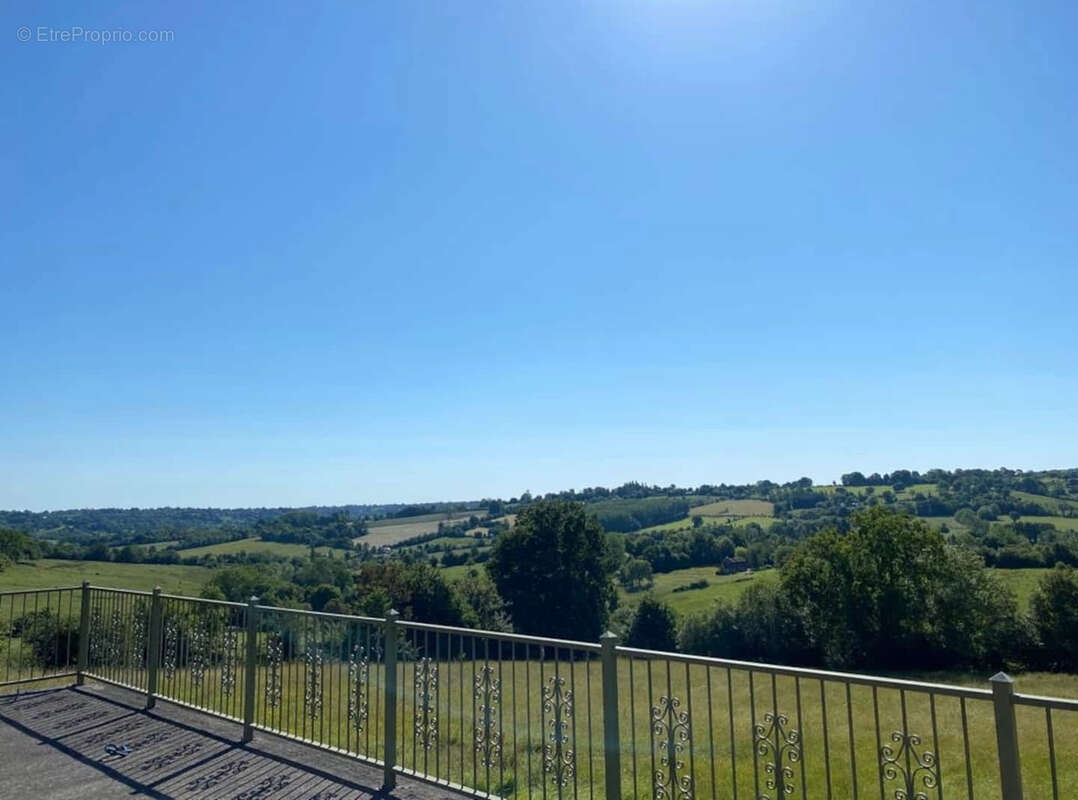 Maison à PONT-L'EVEQUE