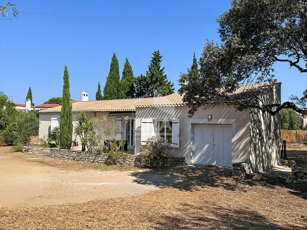 Maison à LES ANGLES