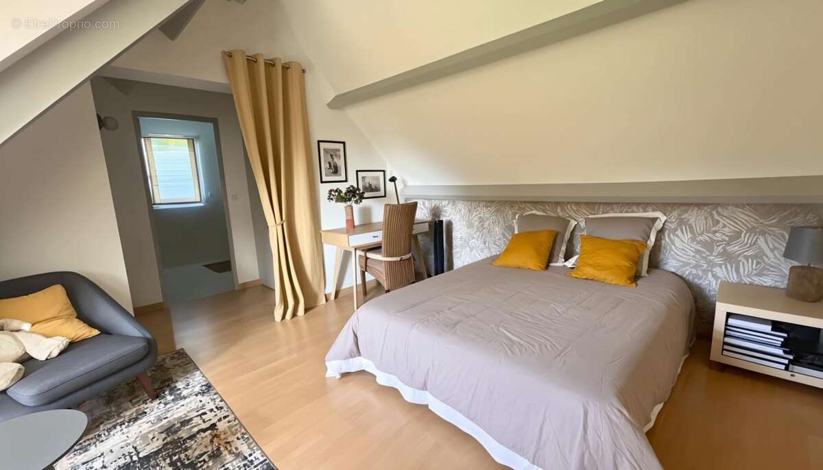 Maison à THOIRY