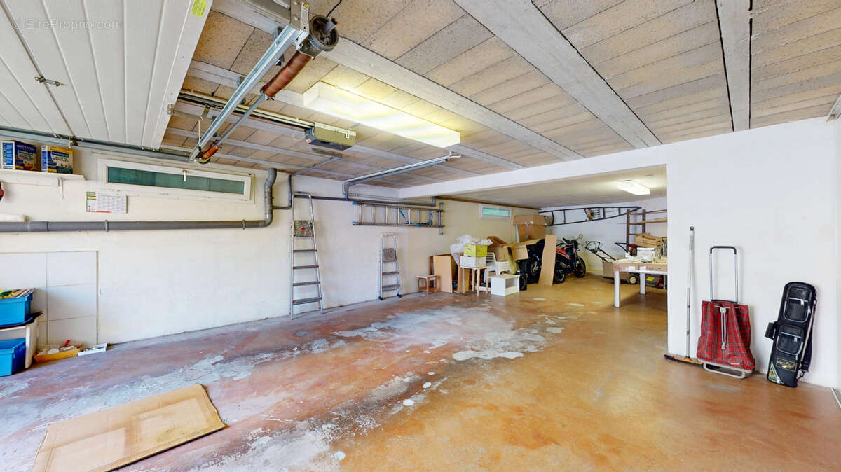 Maison à SAINTE-GENEVIEVE-DES-BOIS