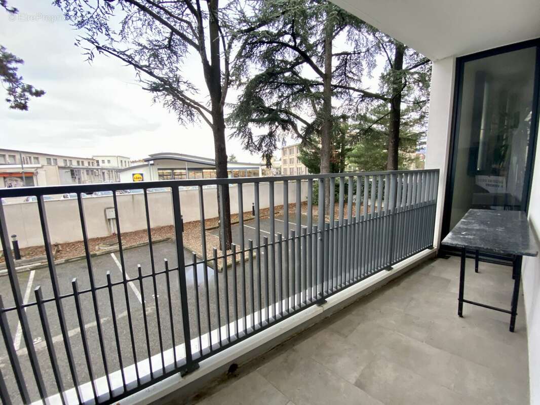 Appartement à BOURG-DE-PEAGE