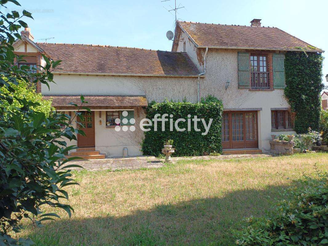 Maison à VARENNES-SUR-SEINE