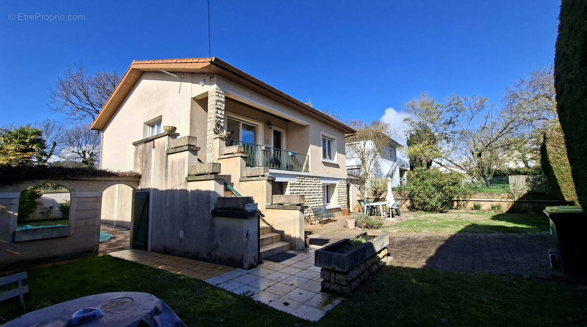 Maison à VAUX-SUR-MER