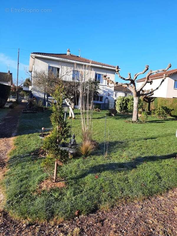 Maison à SAINT-JUNIEN