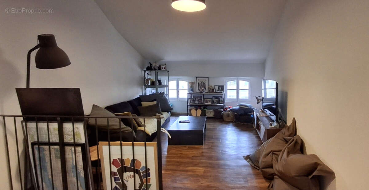 Appartement à SAINT-PAUL-TROIS-CHATEAUX