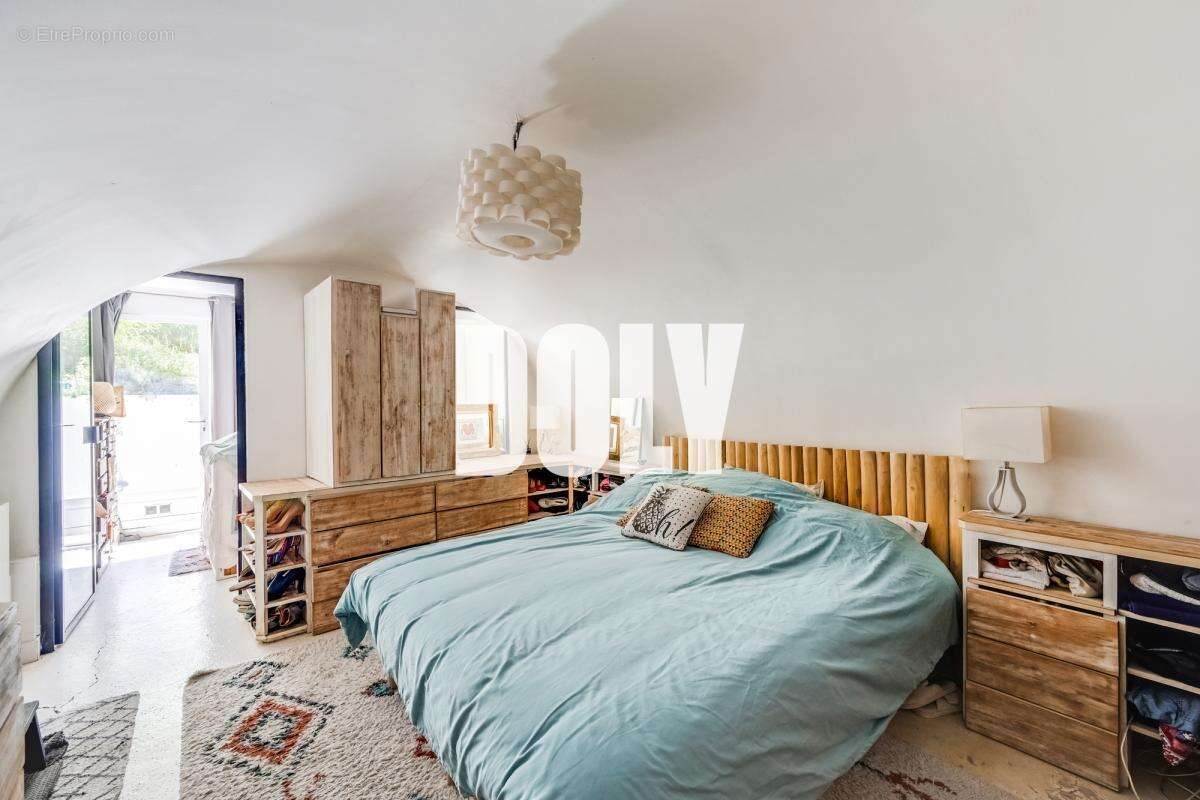 Doly - Duplex avec Jardin, un Ecrin de verdure au Coeur des Abbesses ! - photo 10