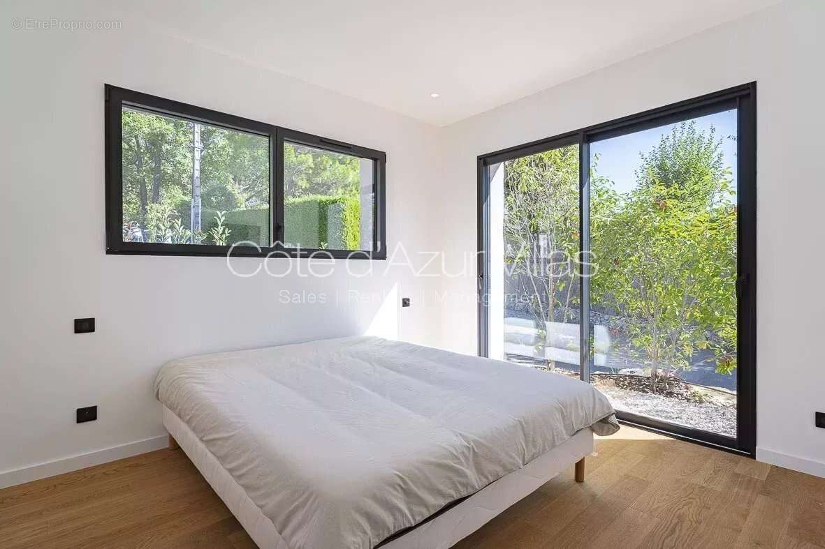 Maison à TOURRETTES-SUR-LOUP