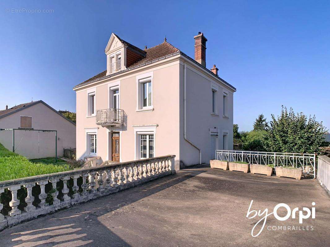 Maison à MARCILLAT-EN-COMBRAILLE