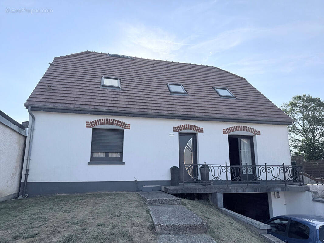 Maison à PREMONT