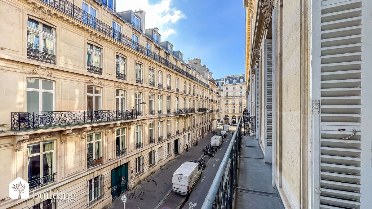 Appartement à PARIS-8E