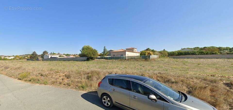 Terrain à LESPIGNAN