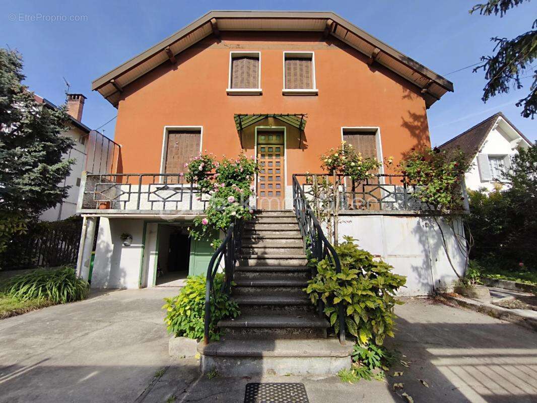 Maison à FONTAINE
