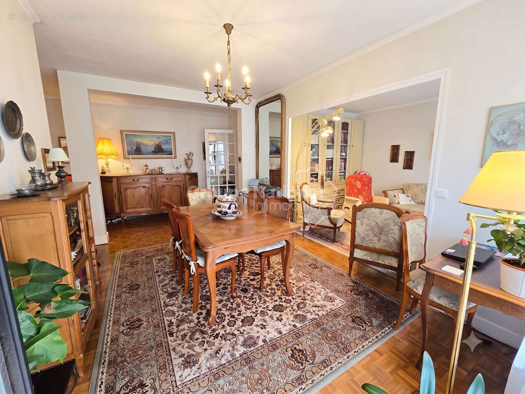 Appartement à VERSAILLES