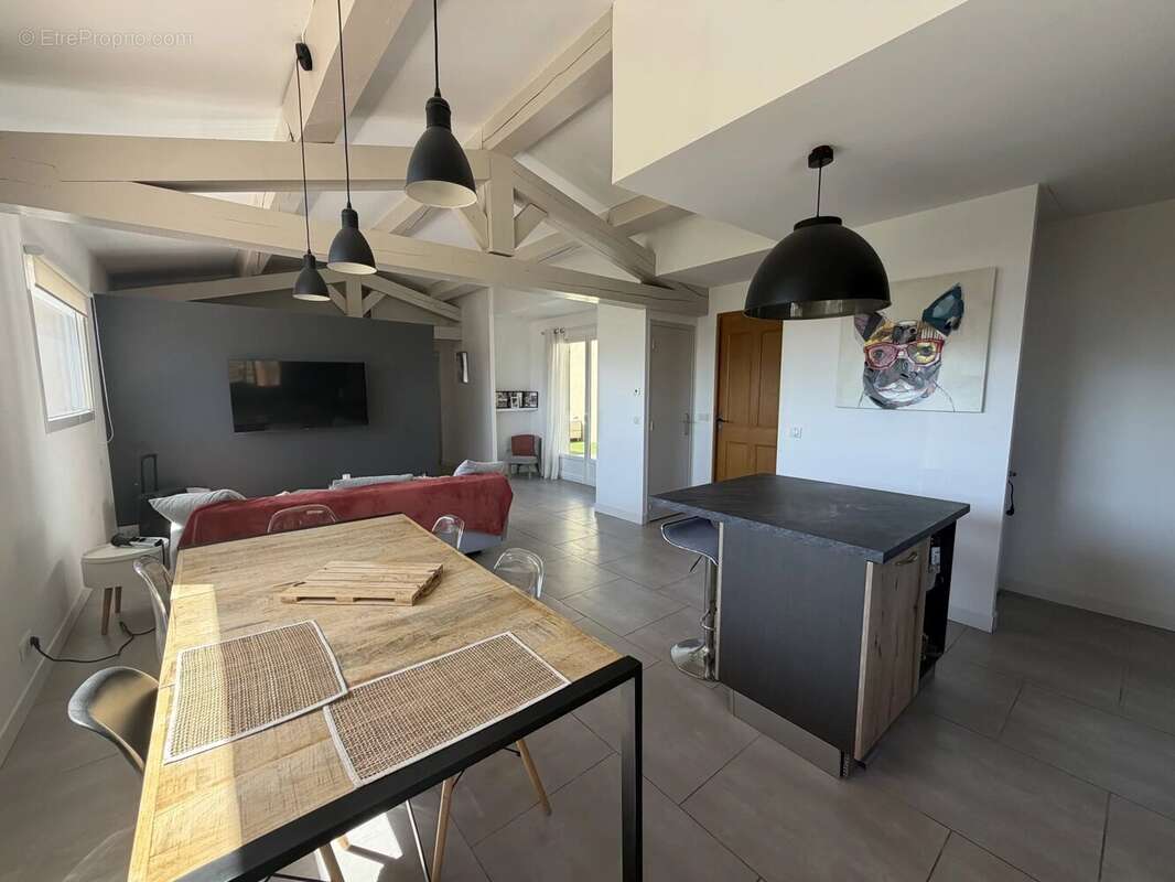 Maison à BERRE-LES-ALPES