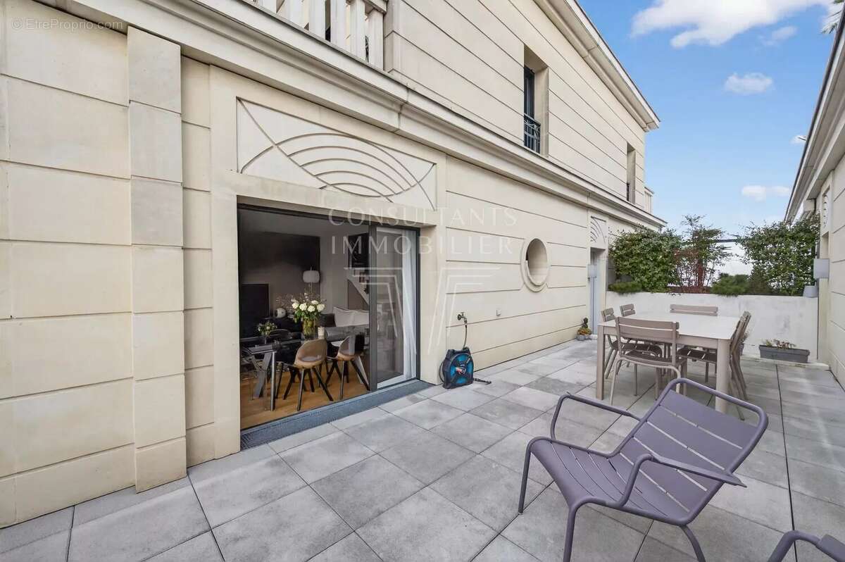 Appartement à LEVALLOIS-PERRET