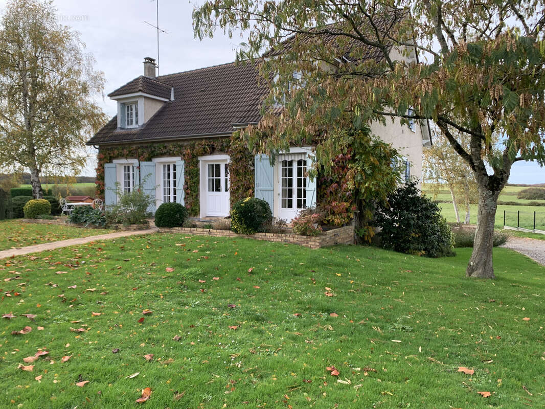 Maison à SAINT-HILAIRE-DE-COURT