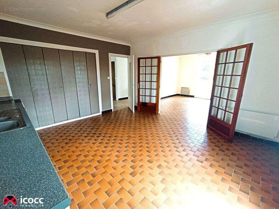Maison 85 m² à Saint-Etienne-De-Brillouet  - photo 4