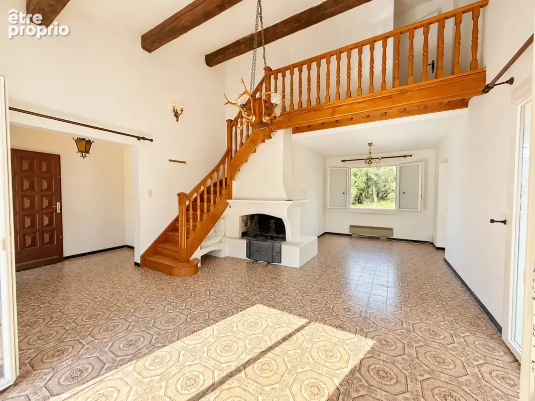 ROGNES  (13) Maison à vendre 105 M2 5 pièces, dépendance 35 m2, Garage Piscine - photo 5