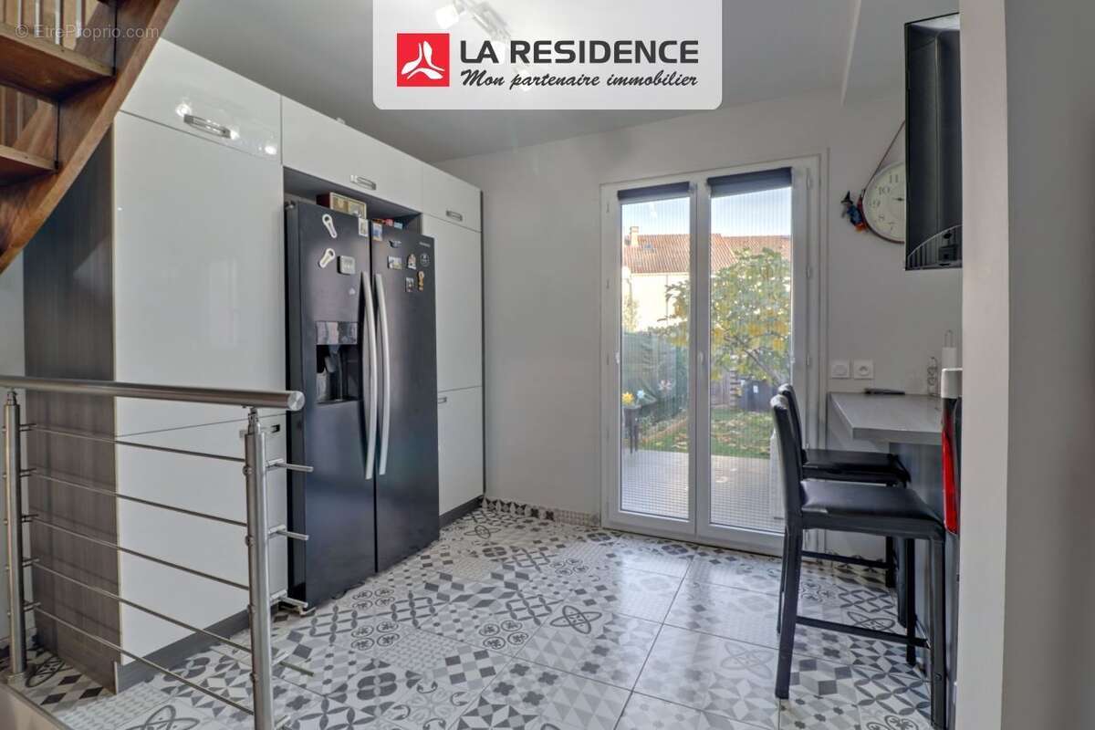 Maison à JOUY-LE-MOUTIER