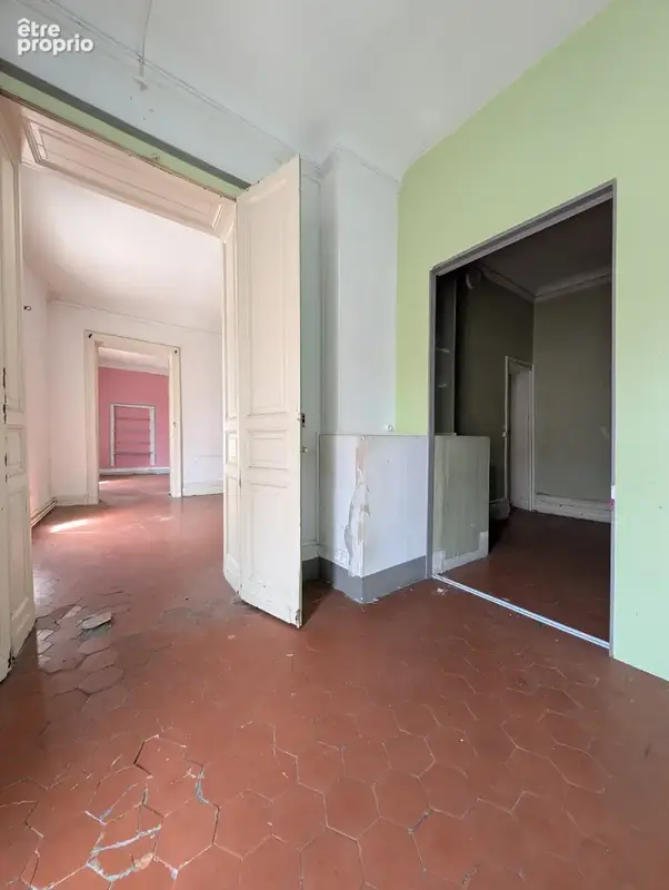 Appartement bourgeois 5 pièces àrénover de 139 m2 centre ville de Sète - photo 2