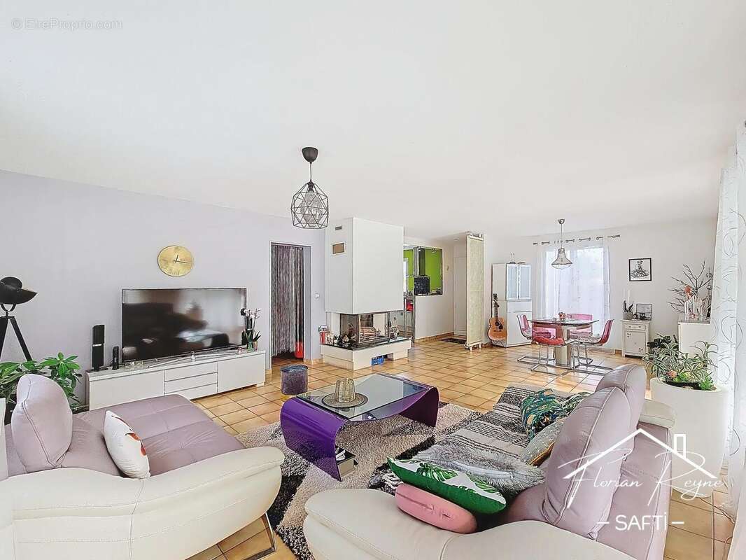 Photo 3 - Maison à PAREMPUYRE