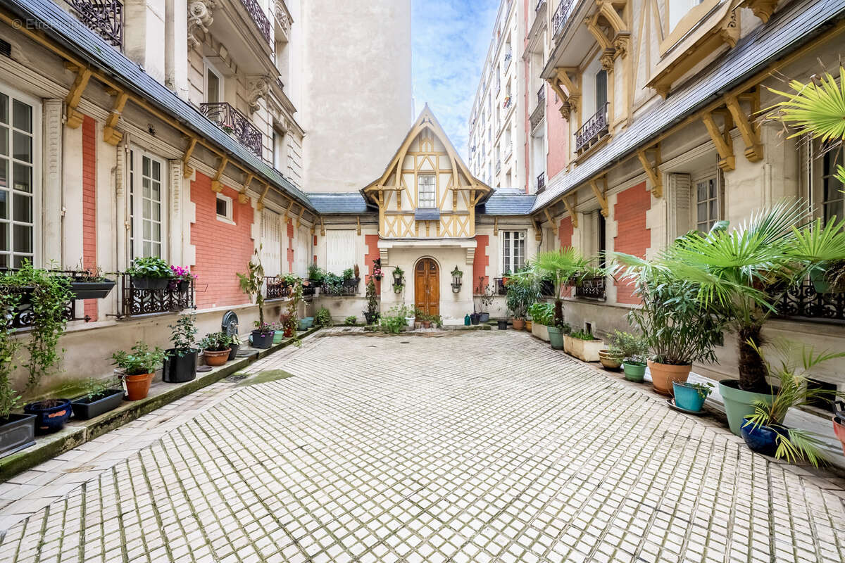 Superbe studio Place de la Nation (12ème) - 35m2 - 7ème et dernier étage - photo 14