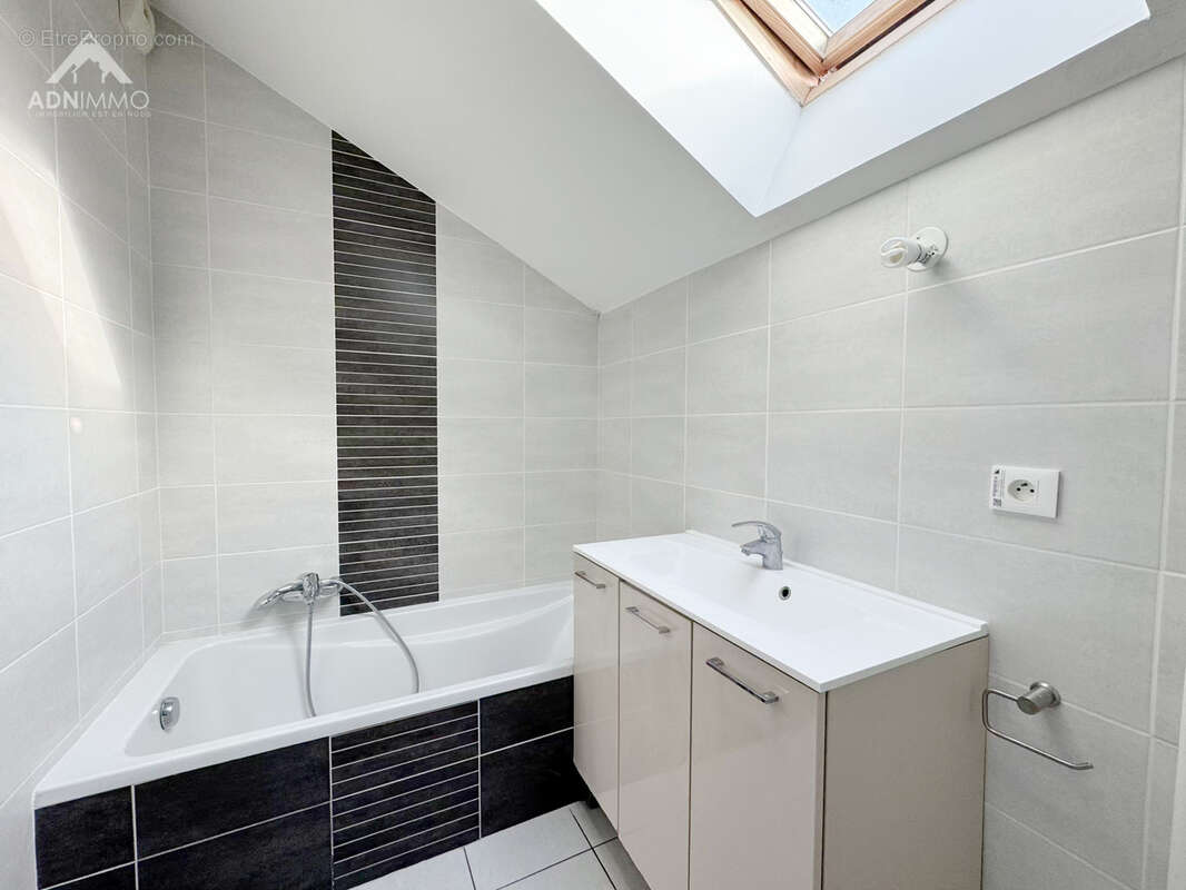 Maison à SAINT-GENIS-POUILLY