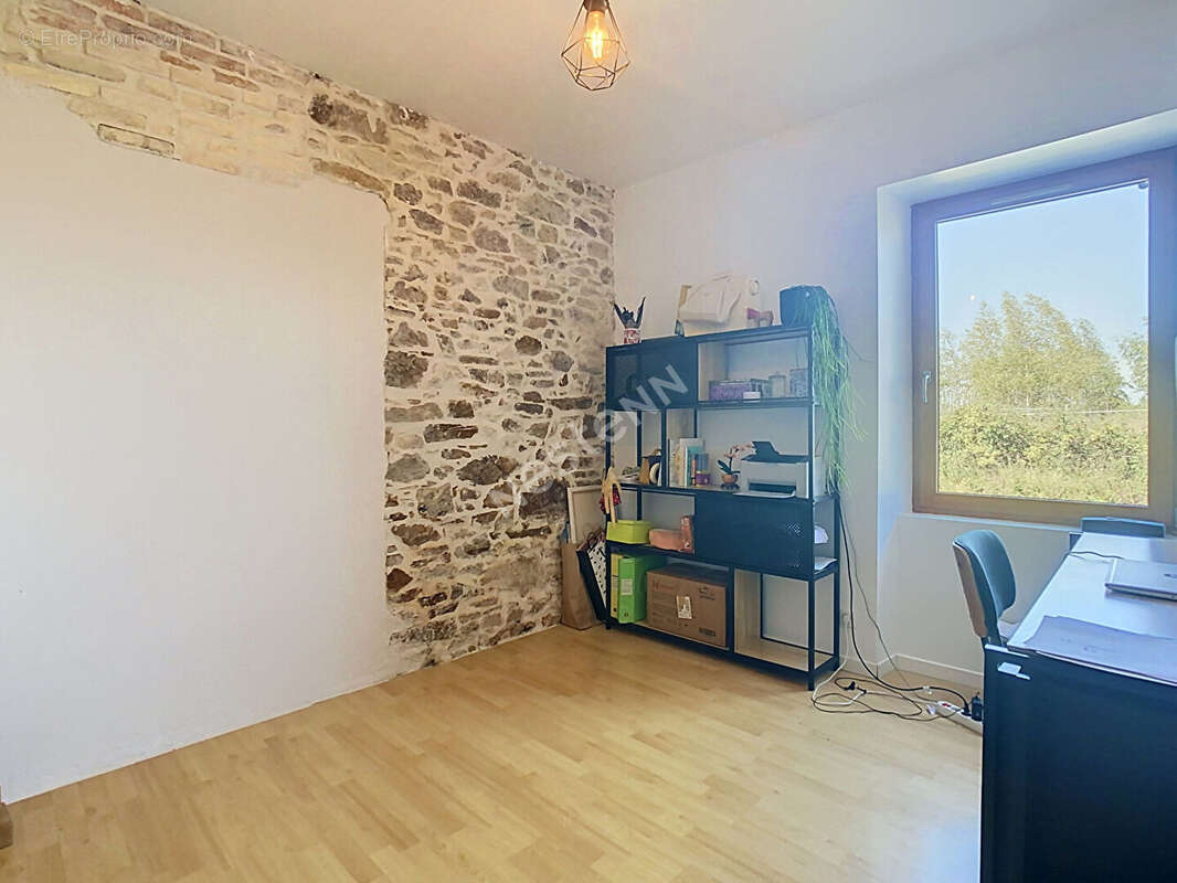 Maison à vendre à Vallet à 1min des commodités, à 1min de l'axe Nantes-Cholet, à 30min de l'aéroport de Nantes atlantique, à 5mi - photo 8