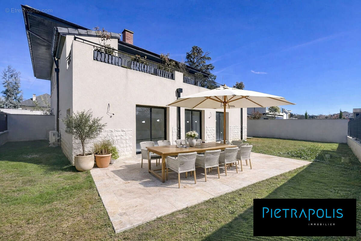 Appartement à FONTAINES-SUR-SAONE