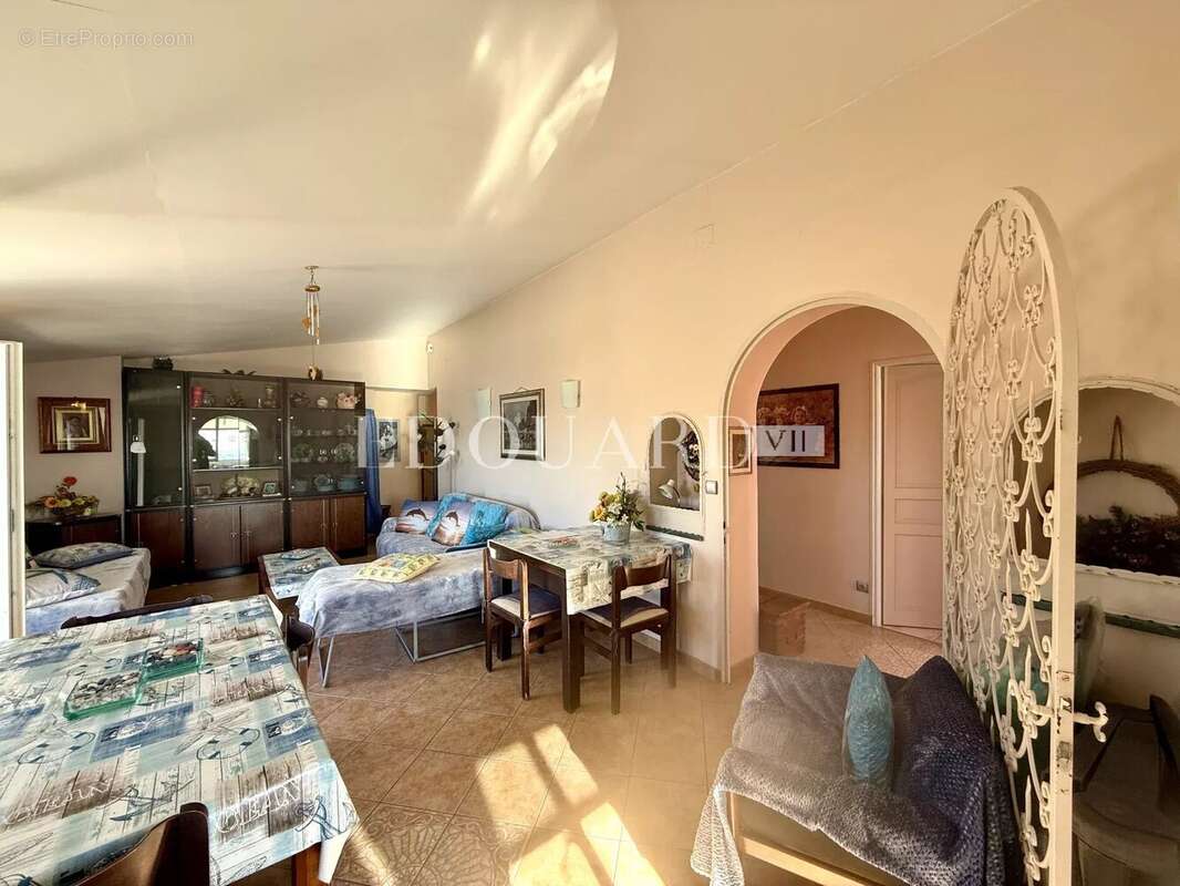 Appartement à MENTON
