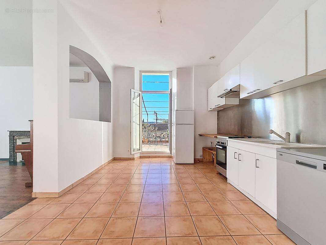 Appartement à LEZIGNAN-CORBIERES